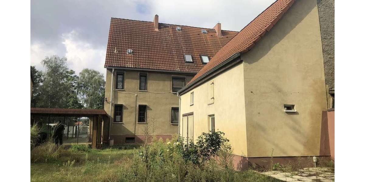 ++Doppelhaushälfte mit Entwicklungspotential in Döllnitz++ 7 zimmer