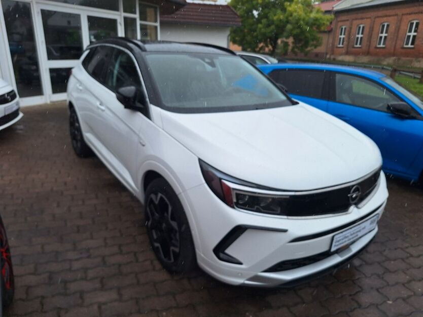 Opel Grandland (X) 11.480 km 24.990 € Hergisdorf 06313