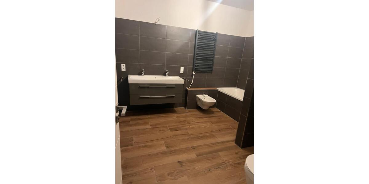 Erdgeschoßwohnung Emstek - 3 Zimmer, 140 m&sup2;, 1.450&euro; | Angebot:26388313