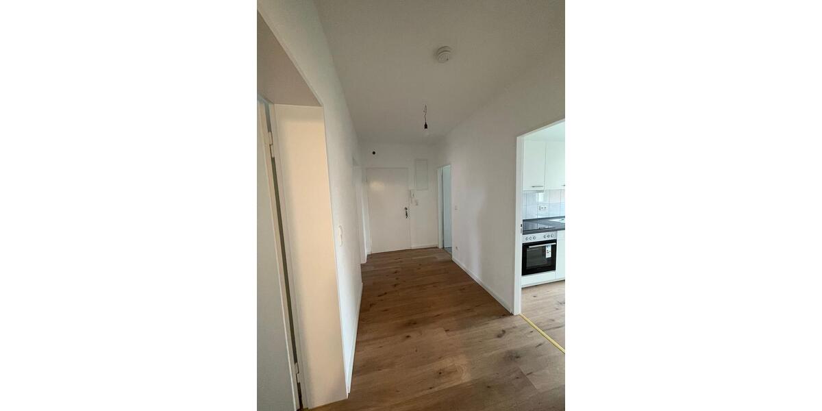 Helle 2.5-Zimmer-Wohnung mit Balkon - frisch saniert 2 zimmer