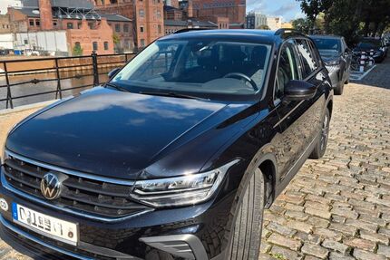 VW Tiguan 33.000 km 25.500 &euro; Berlin 10587
