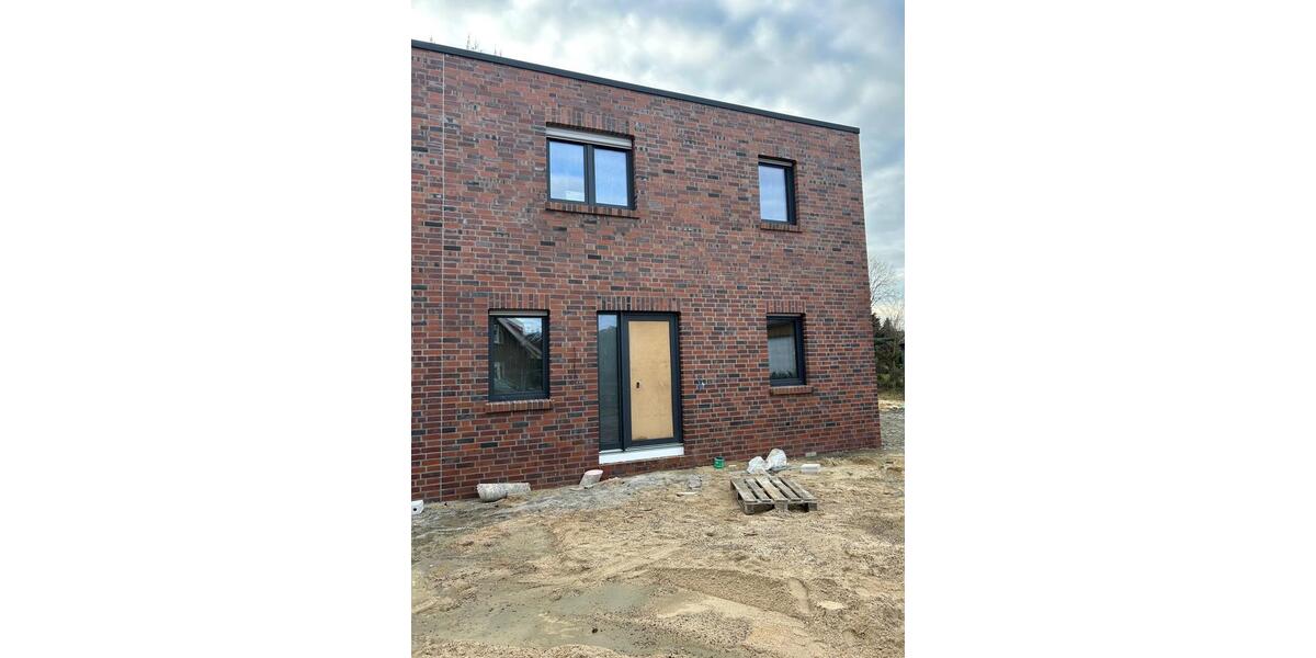 Erstbezug DHH mit Garten zum 01.05.2026 3 zimmer