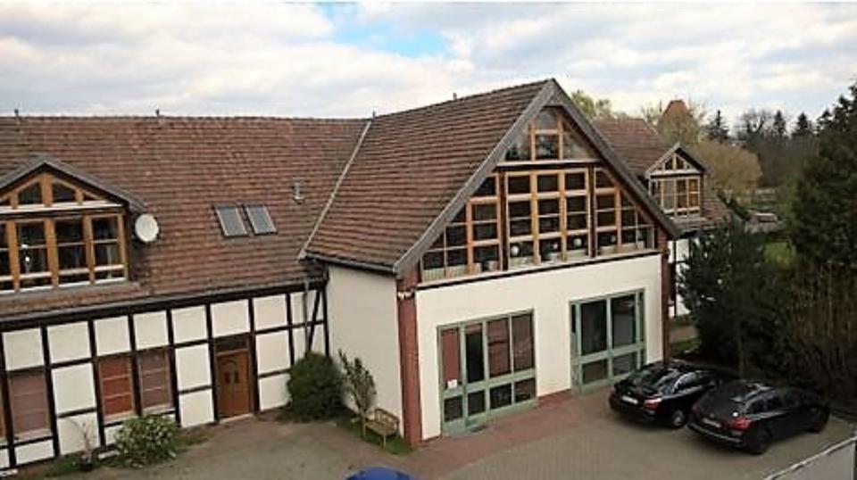 Schönes GewerbeLagerfläche - Dalgo Döberitz nur 5 Min von Berliner Stadtgrenze von Spandau- an der B5- entfernt. zimmer