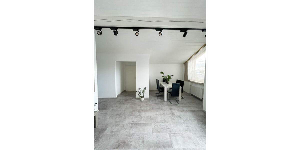 3-Zimmer-Dachgeschosswohnung im Loftstil mit Südbalkon und Stellplatz 3 zimmer