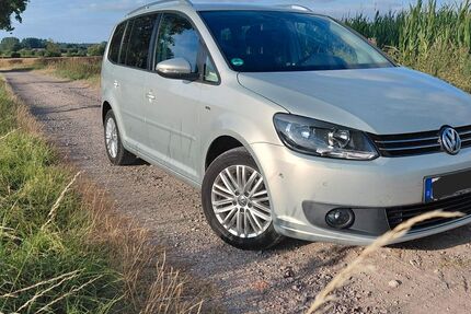 VW Touran 200.500 km 5.290 &euro; Legden 48739