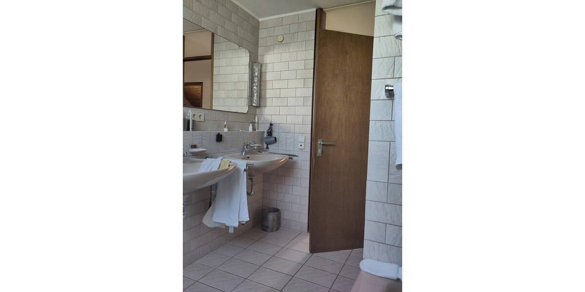 Einfamilienhaus Ostfildern Kemnat - 1 Zimmer, 230 m&sup2;, 980.000&euro; | Angebot:26498488