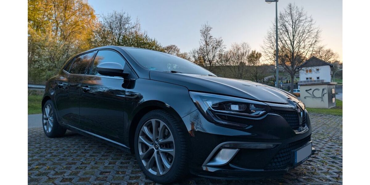 Renault Megane 124.000 km 11.800 &euro; Bad Wünnenberg 33181