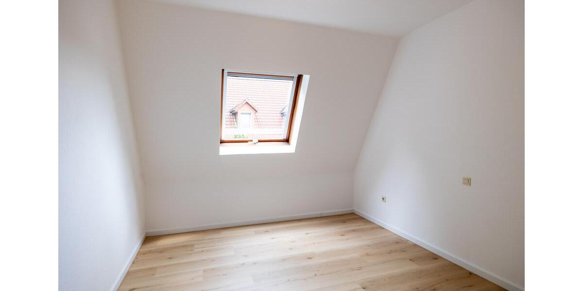 Dachgeschoßwohnung Delmenhorst - 2 Zimmer, 64 m&sup2;, 540&euro; | Angebot:26680286