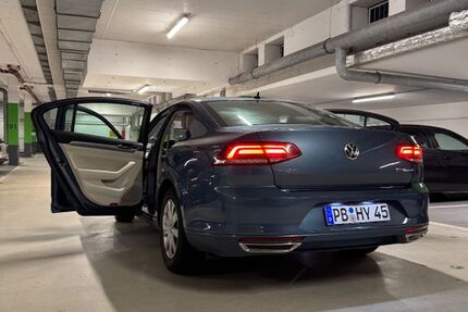 VW Passat 112.000 km 13.400 &euro; Paderborn 33098