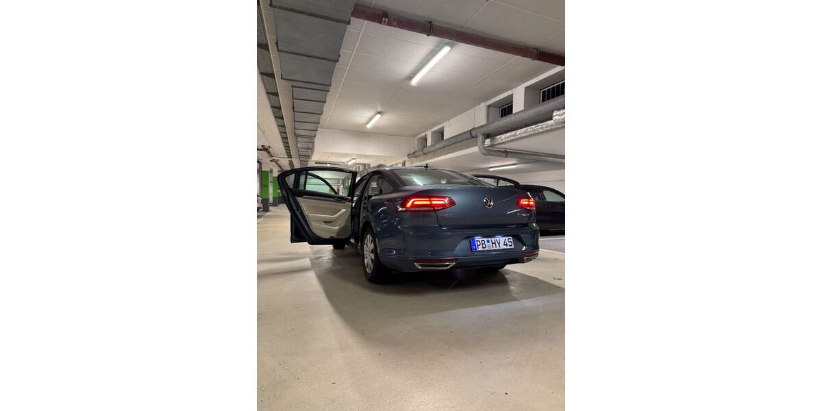 VW Passat 112.000 km 13.400 &euro; Paderborn 33098