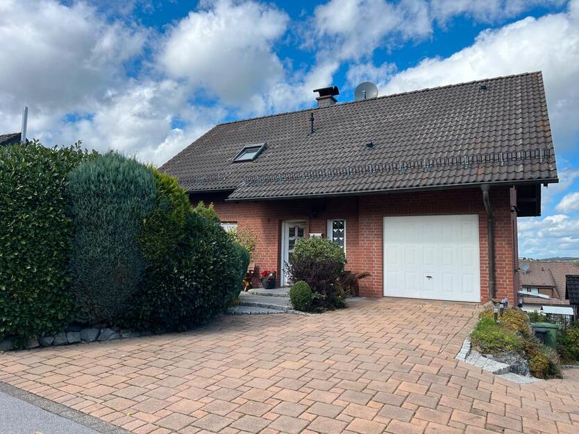 Einfamilienhaus mit Einliegerwohnung in ruhiger Waldrandlage zimmer