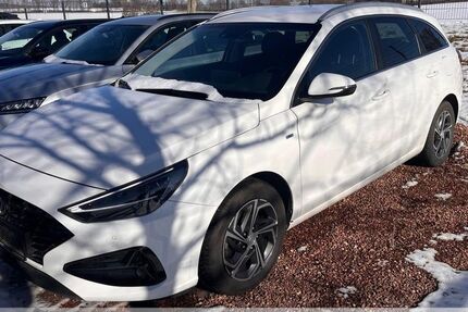 Hyundai i30 50.300 km 18.899 &euro; Oberlungwitz 09353