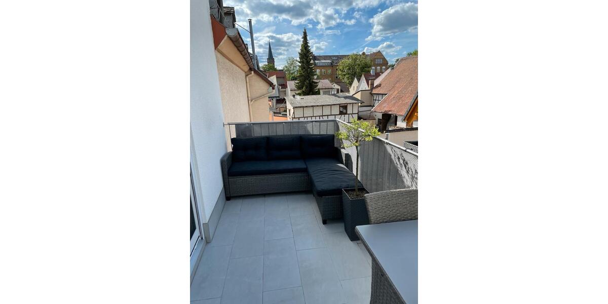 Etagenwohnung Wiesbaden Biebrich - 4 Zimmer, 114 m&sup2;, 2.000&euro; | Angebot:26038493