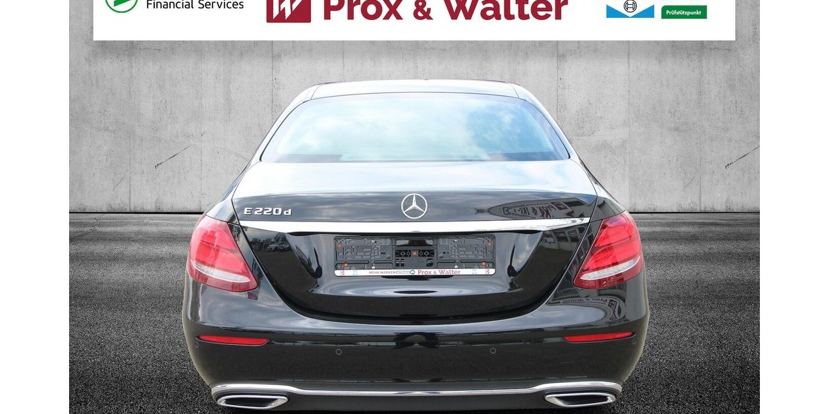 Mercedes-Benz E 220 d Avantgarde NAVI+LED+KAMERA+STANDHEIZUNG 36.459 km 36.900 &euro; Hagenow 19230