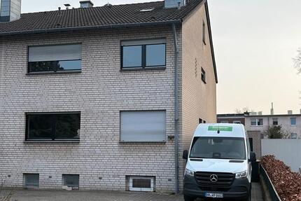 Haus Eschweiler - 5 Zimmer, 250 m&sup2;, 1.760&euro; | Angebot:25422417