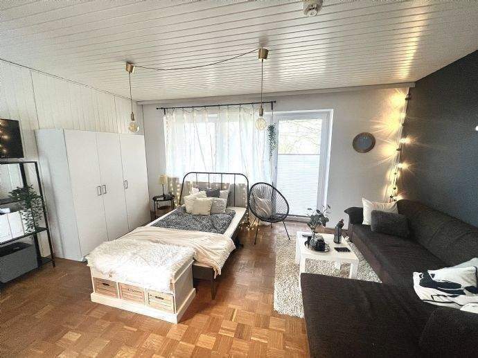 Kleines Apartment im Dachgeschoss mit sonniger Loggia in beliebter Wohnlage von Oldenburg nahe Weser-Ems-Halle 1 zimmer