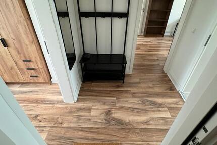 Voll möbliertes Frauen-WG-Zimmer inkl. InternetStromEtc. 3 zimmer