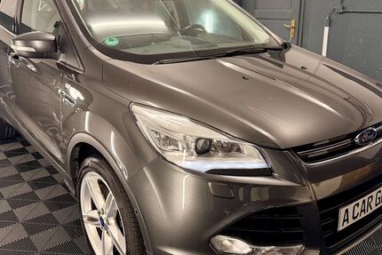 Ford Kuga 163.768 km 9.490 € München 81241
