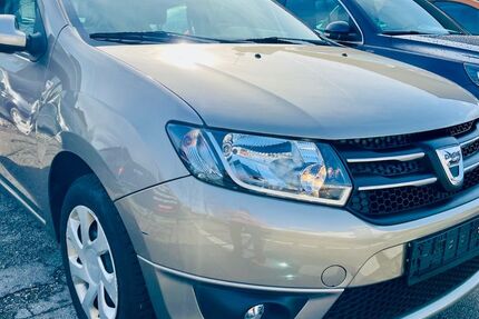 Dacia Sandero 179.000 km 2.999 &euro; München 81825