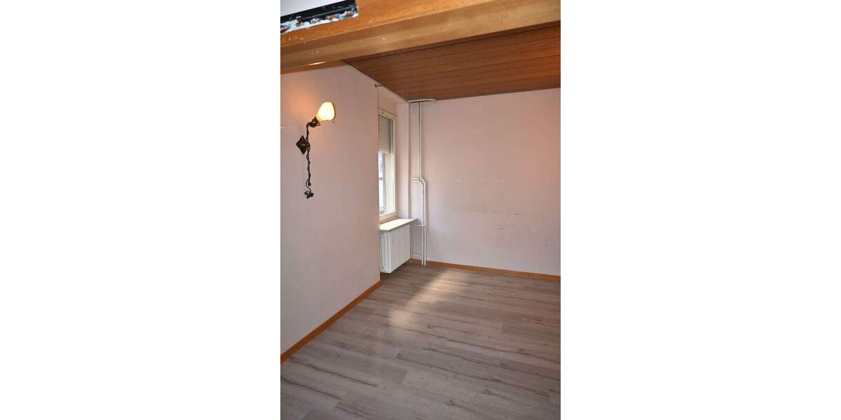 Einfamilienhaus Zell (Mosel) Merl - 9 Zimmer, 180 m&sup2;, 139.900&euro; | Angebot:25877205