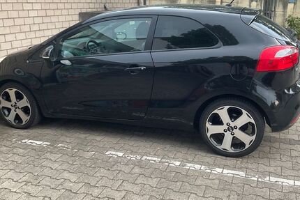 Kia Rio 149.000 km 3.600 &euro; Bruchsal 76646
