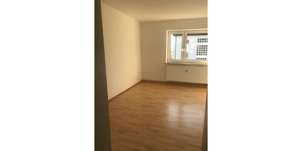 Etagenwohnung Mitterteich - 3 Zimmer, 75 m&sup2;, 420&euro; | Angebot:25603827