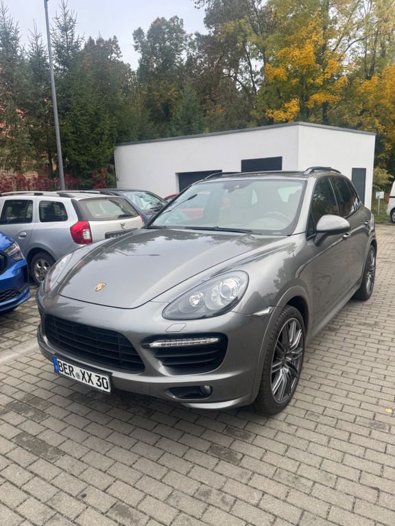 Porsche Cayenne 137.000 km 29.500 € Buch 13125
