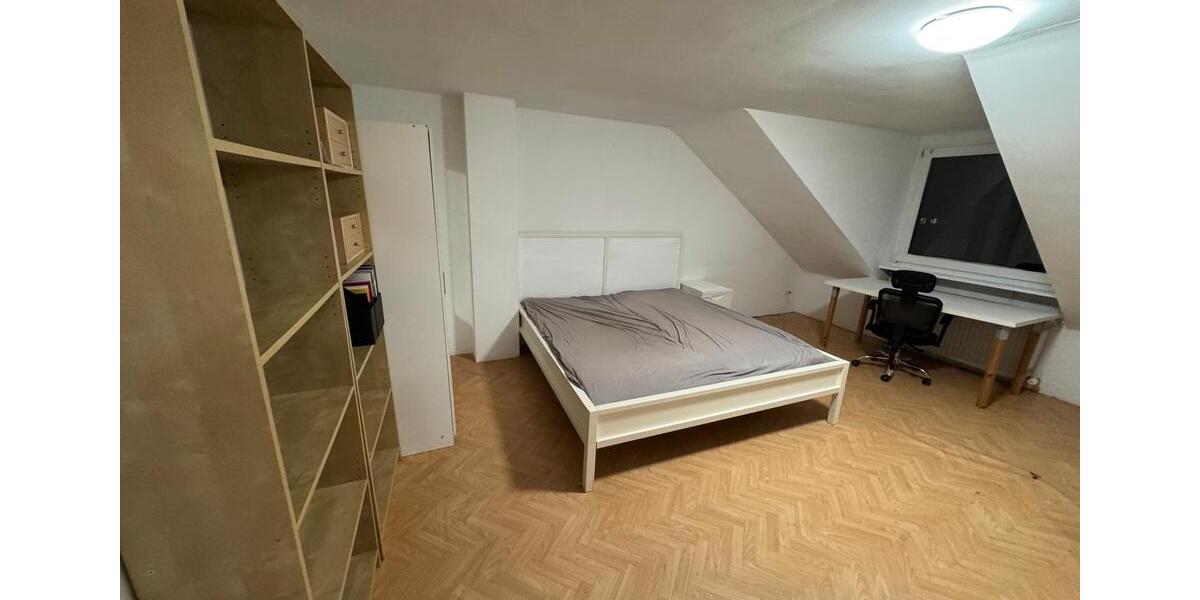 Dachgeschoßwohnung Mülheim an der Ruhr Broich - 2 Zimmer, 52 m&sup2;, 15&euro; | Angebot:25027008