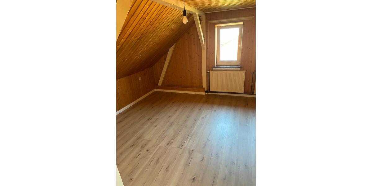Einfamilienhaus Bredstedt - 4 Zimmer, 100 m&sup2;, 160.000&euro; | Angebot:26738903