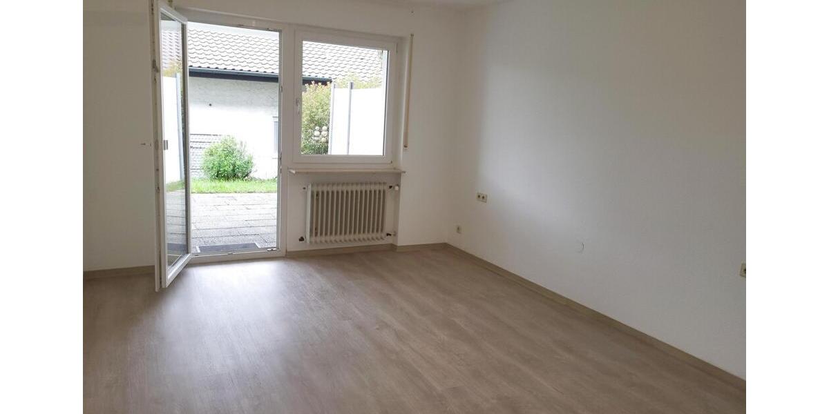 Reihenhaus Neckarwestheim - 4.5 Zimmer, 130 m&sup2;, 1.300&euro; | Angebot:26533669
