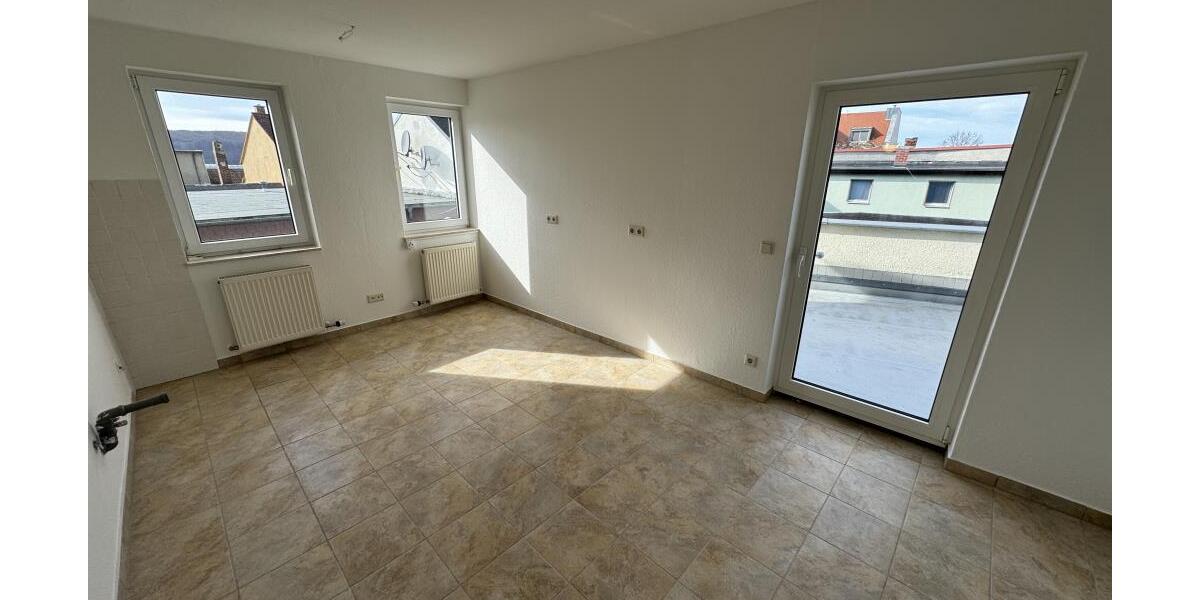 Barrierearmes Wohnen Dachterrasse und Aufzug: 2-Raum Wohnung in der Geraer Innenstadt - Dachgeschoßwohnung Gera Ostviertel | Angebot:26335256