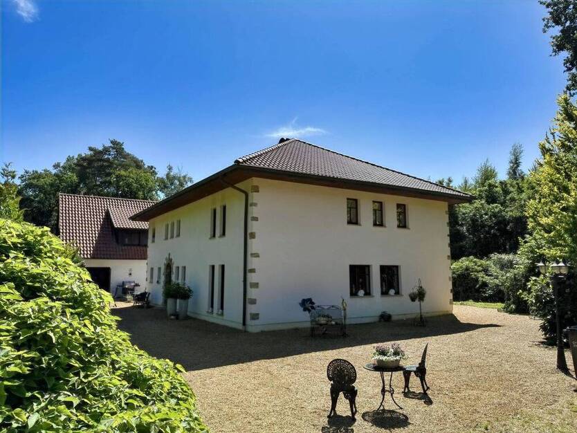 Landhaus - in idyllischer Alleinlage am Kanal!!!