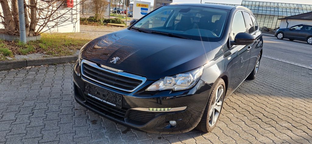 Peugeot 308 221.000 km 5.900 &euro; Waiblingen OT Hegnach 71334