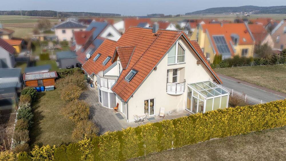 Einfamilienhaus Berngau - 7 Zimmer, 211 m&sup2;, 693.000&euro; | Angebot:25957287