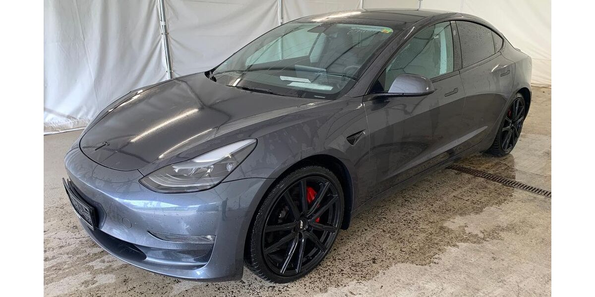 Tesla Model 3 137.149 km 26.750 &euro; Steinbach-Hallenberg OT Herges-Hallenberg 98587