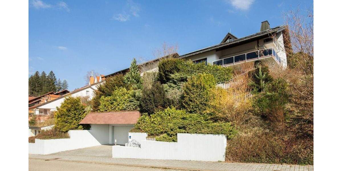 Einfamilienhaus Titisee-Neustadt Neustadt - 9 Zimmer, 230 m&sup2;, 795.000&euro; | Angebot:25835291