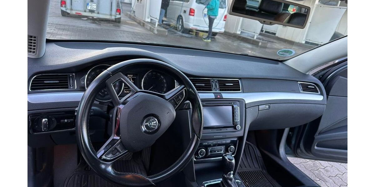 Skoda Superb 298.000 km 8.200 &euro; Eppelheim 69214