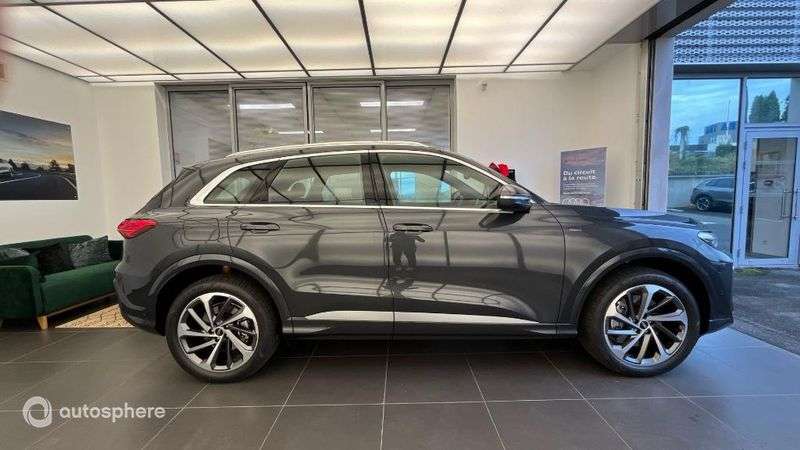 Audi Q5 2.0 e-hybrid 299ch S line quattro S tronic 7 11.500 km 73.999 &euro; Champniers 16430