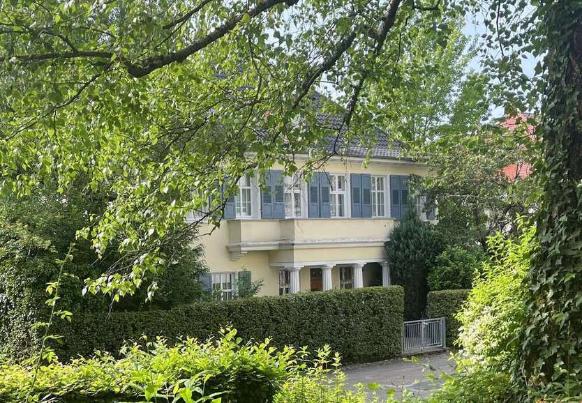 Haus zum Kaufen in Baden-Baden 1.890.000 € 420 m²