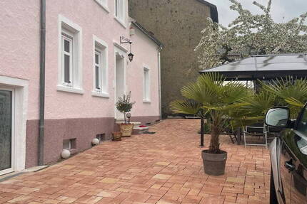 Haus Schmelz - 8 Zimmer, 180 m&sup2;, 299.000&euro; | Angebot:26128047