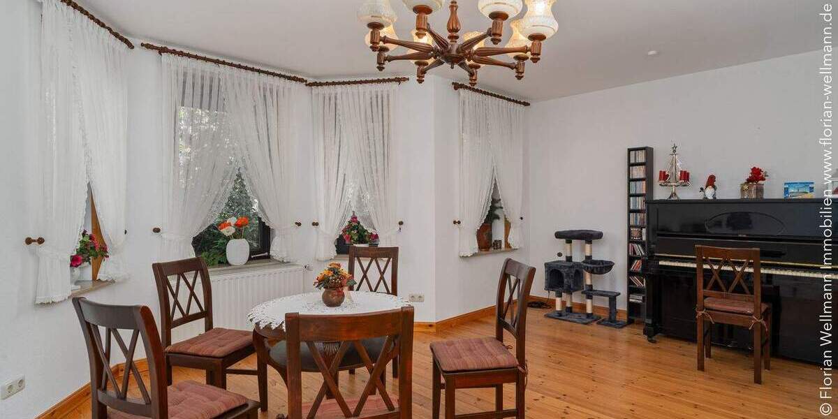 Oyten - Bassen | Gepflegtes Einfamilienhaus mit viel Platz, zwei Terrassen, großem Garten und Doppelgarage in idyllischer Ortsrandlage 7 zimmer