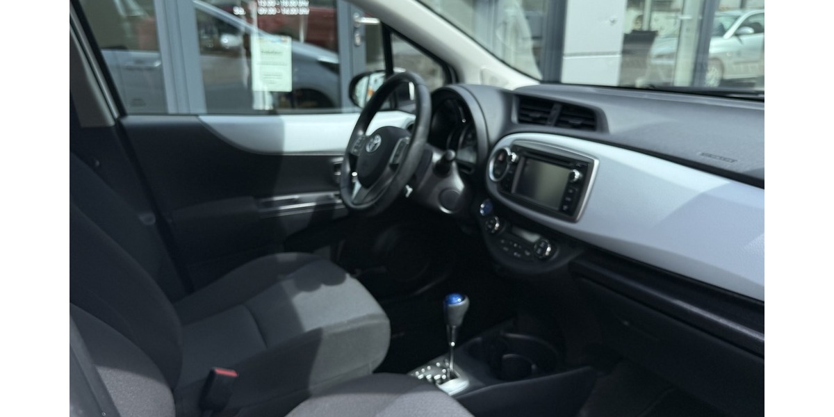 Toyota Yaris Comfort Hybrid 71.500 km 10.990 &euro; Koblenz 56070