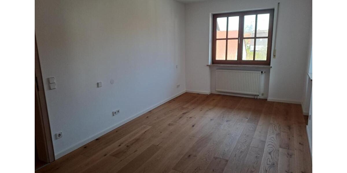Reihenhaus Meitingen - 4.5 Zimmer, 130 m&sup2;, 1.670&euro; | Angebot:25831966