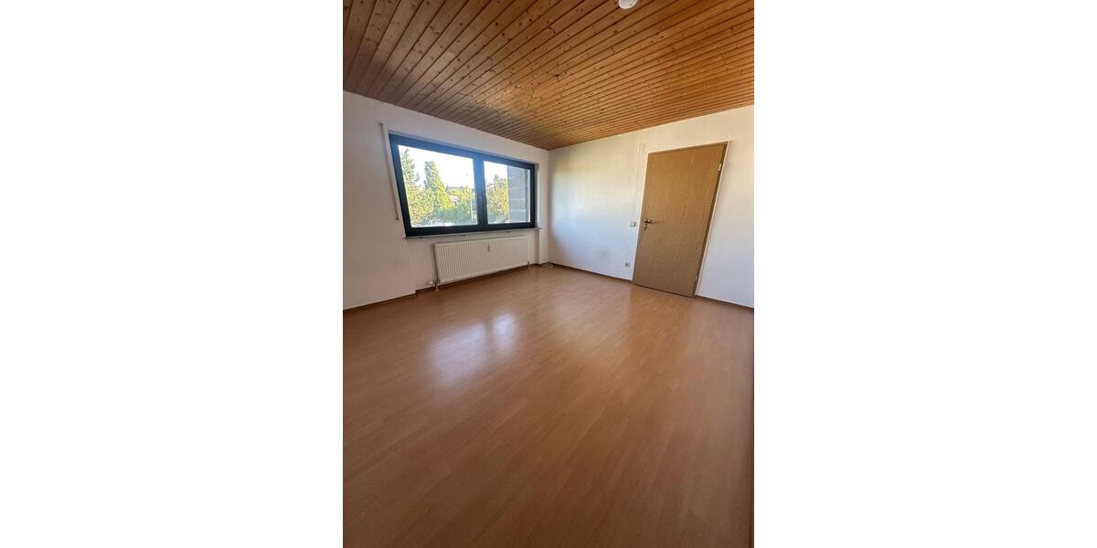 Dachgeschoßwohnung Würzburg Heuchelhof - 2 Zimmer, 43 m&sup2;, 500&euro; | Angebot:25431625