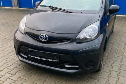 Toyota Aygo (X) 64.500 km 5.900 &euro; Neuss 41462