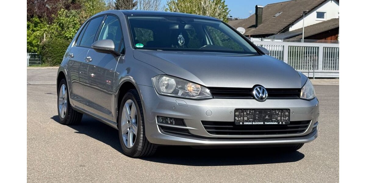 VW Golf 74.000 km 11.900 &euro; Meckenbeuren 88074