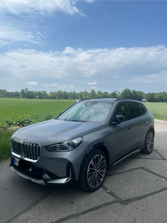 BMW X1 21.000 km 53.100 € München 80804