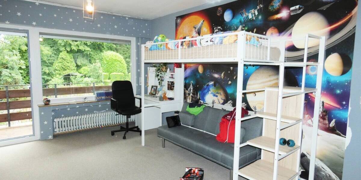 260qm Wohnfläche mit Garten, 3 Loggien, Kamin & Einbauküche - auch als Zweifamilienhaus nutzbar 7 zimmer