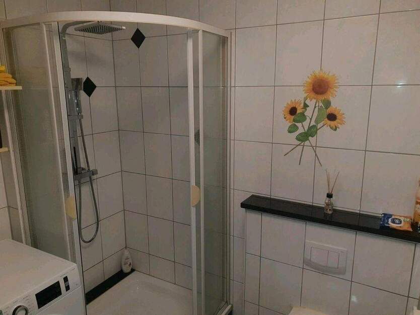 3 Zi WHg mit 79 Qm im EG mit großen Balkon