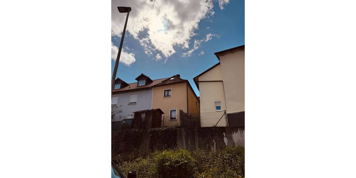 Einfamilienhaus Rimpar - 5 Zimmer, 103 m&sup2;, 95.000&euro; | Angebot:26362541